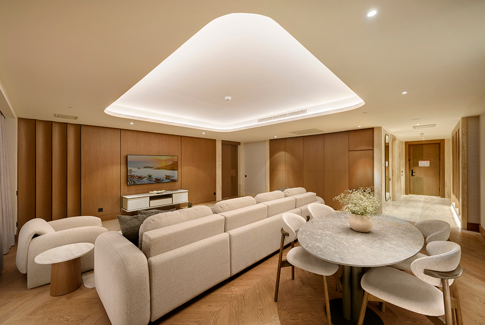 Regnum The Crown Panaromic Suite (5)