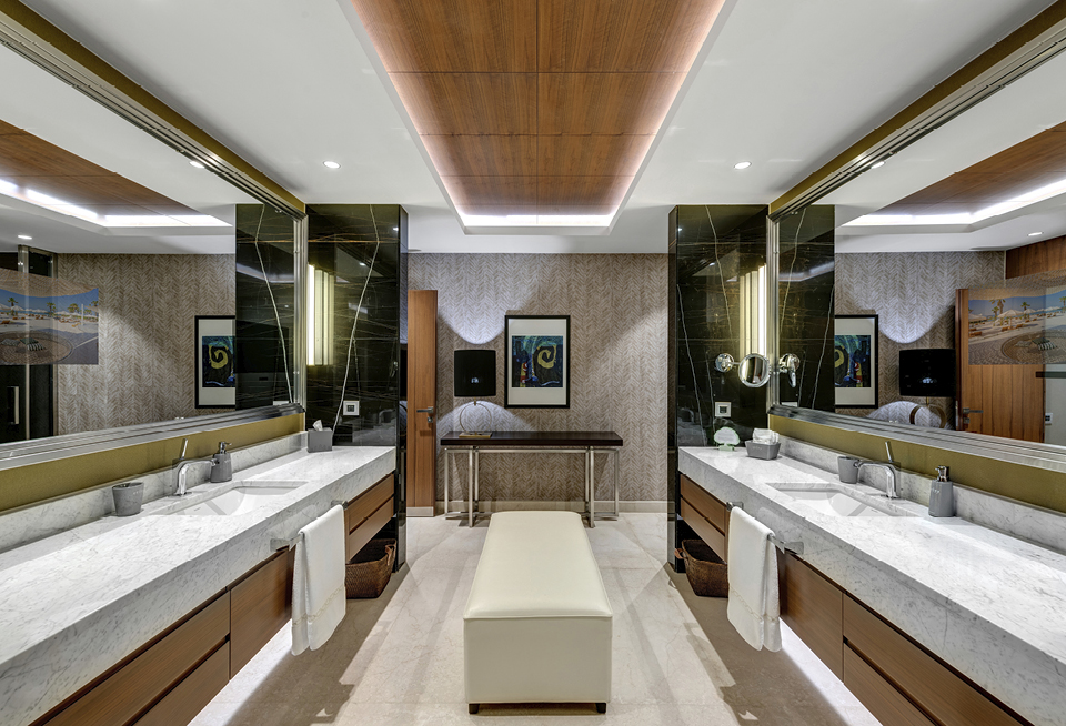 EDIT Regnumcarya Crownvilla Room1 Bathroom 08.Jpg
