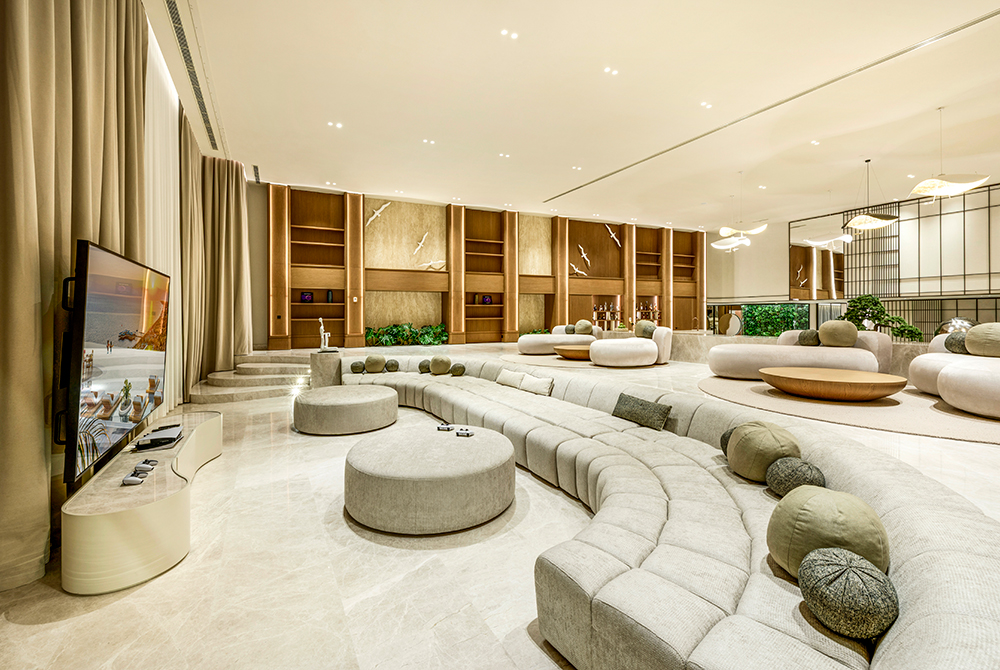 Regnum The Crown Crown Signature Suite Recreation Lounge 04