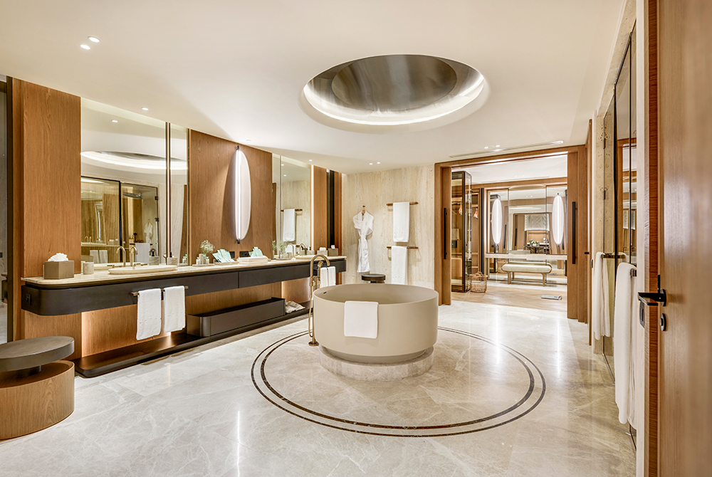 Regnum The Crown Crown Signature Suite Master Dressign Room 08