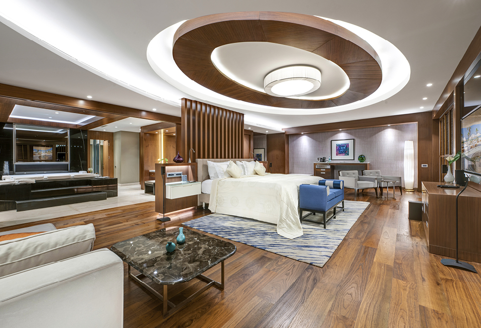 EDIT Regnumcarya Crownvilla Room1 Bedroom 03.Jpg
