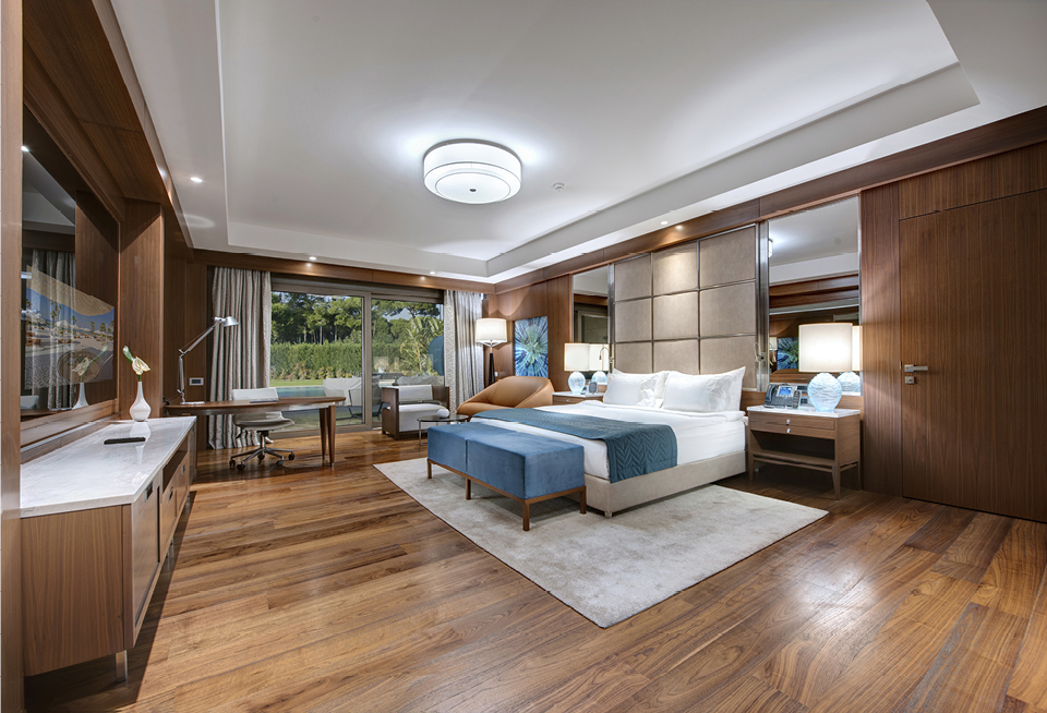 EDIT Regnumcarya Crownvilla Room4 Bedroom 01.Jpg